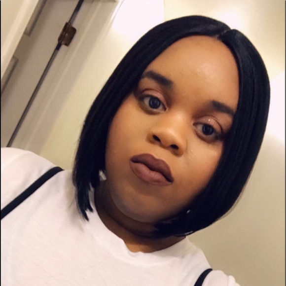 Meet your Posher, Lorre - Picture 3 of 4